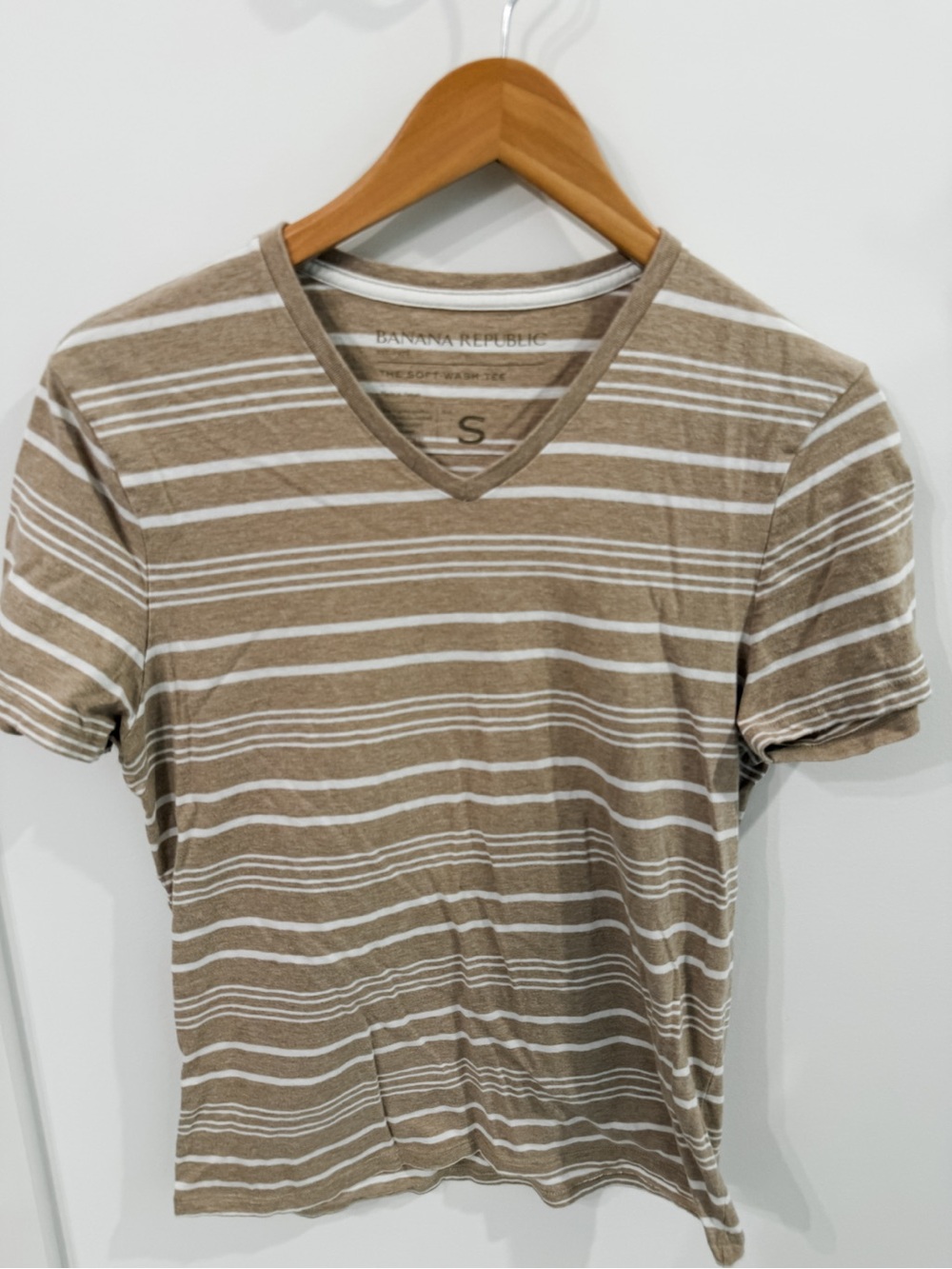 Banana Republic Men’s Tan & White Striped V-Neck Tee